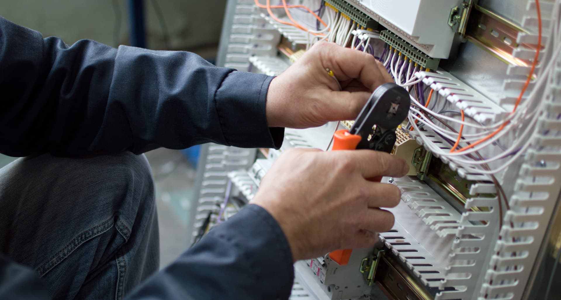 instaladores eléctricos en Pontedeume